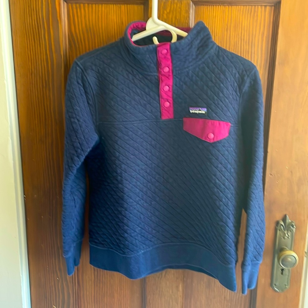 Patagonia Organic Cotton Quilt Snap-T Medium Pullover navy and pink